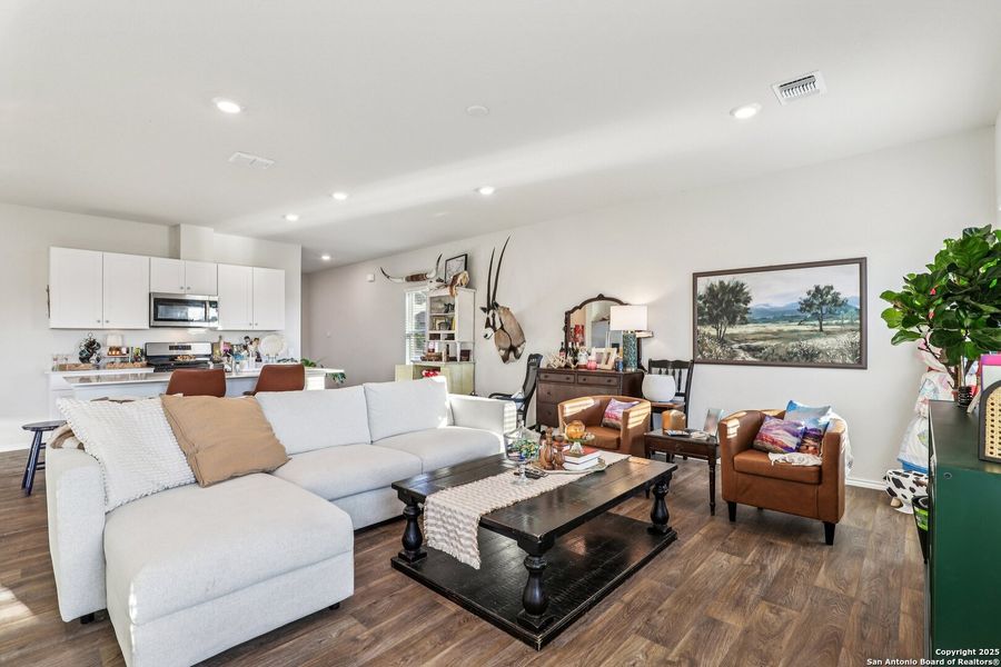 Furnished interior view inside a new home in The Links at River Bend, Floresville (Image 23). Furnished interior view inside a new home in The Links at River Bend, Floresville (Image 23).