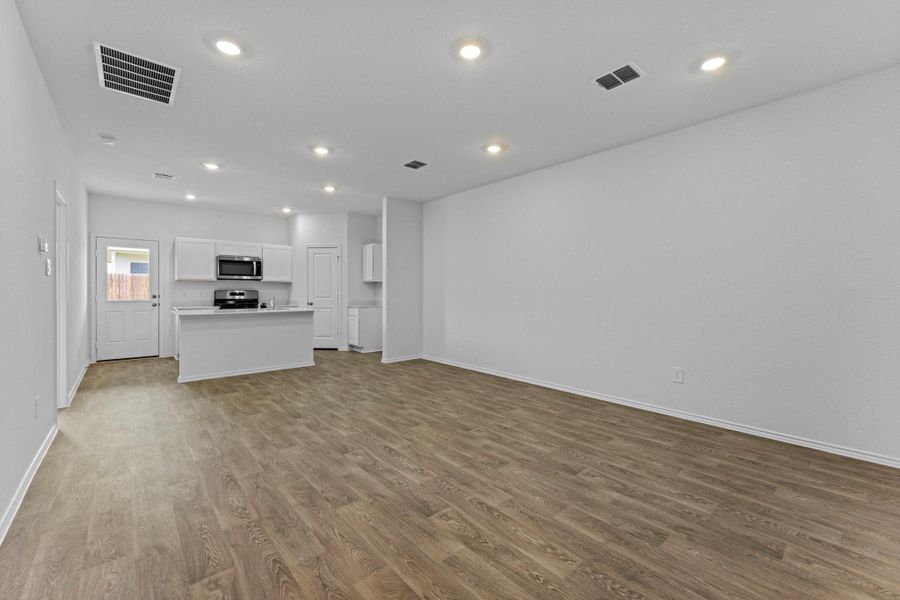 Spacious, unfurnished interior of a new home in , Kyle (Image 15).