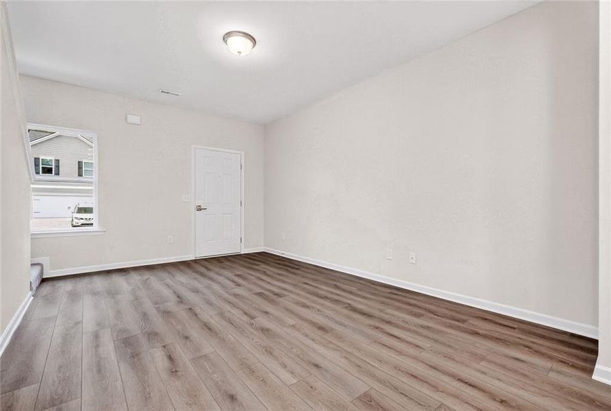 Spacious, unfurnished interior of a new home in Laurel Creek, Calhoun (Image 25).