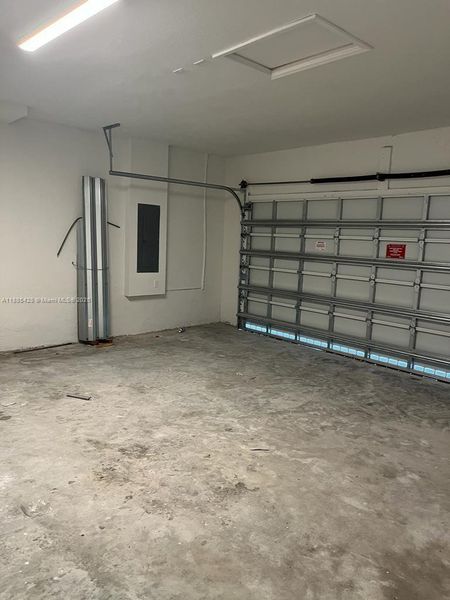 Image 10 of a home in .