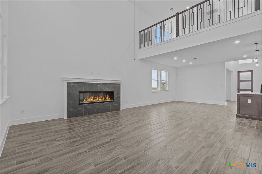 Spacious, unfurnished interior of a new home in Levy Crossing, Killeen (Image 17).