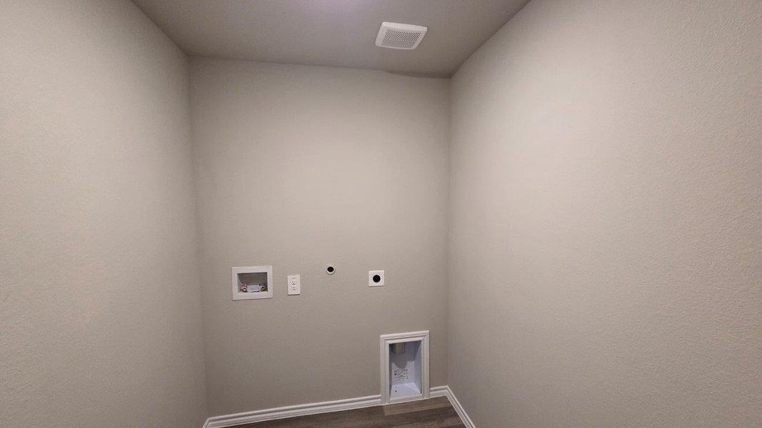 Spacious, unfurnished interior of a new home in Rosewood at Beltmill, Fort Worth (Image 19).