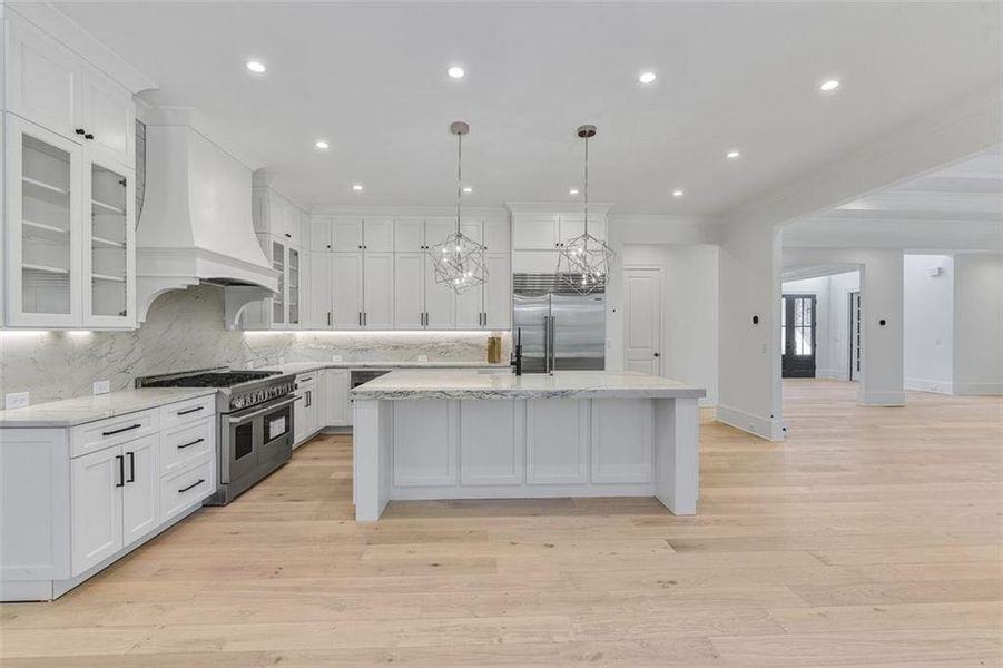 Furnished interior view inside a new home in , Atlanta (Image 33).