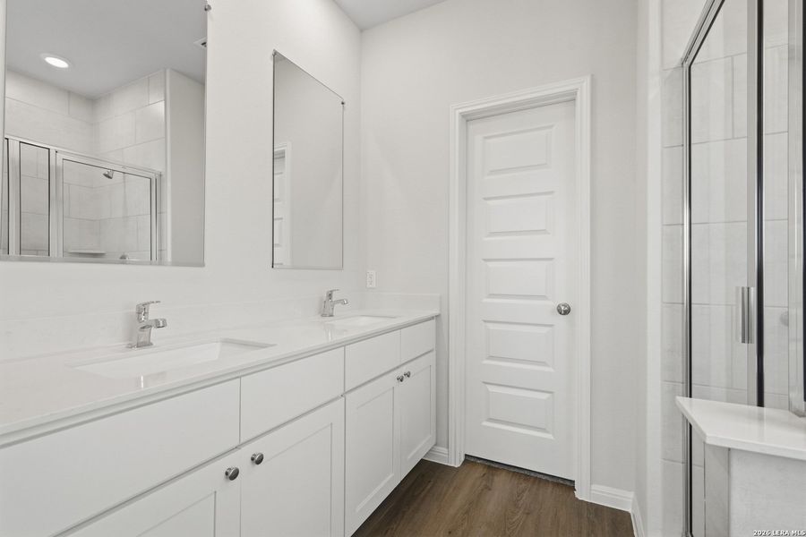 Furnished interior view inside a new home in Cinco Lakes, San Antonio (Image 8).