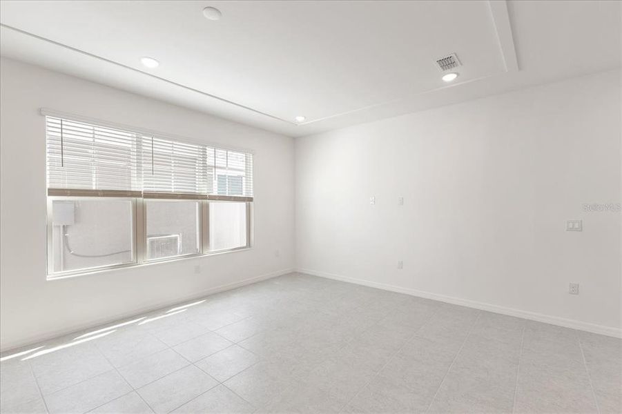 Spacious, unfurnished interior of a new home in The Residences at Emerson Park, Apopka (Image 10).