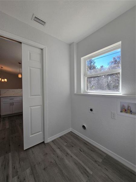 Spacious, unfurnished interior of a new home in , Ocklawaha (Image 26).