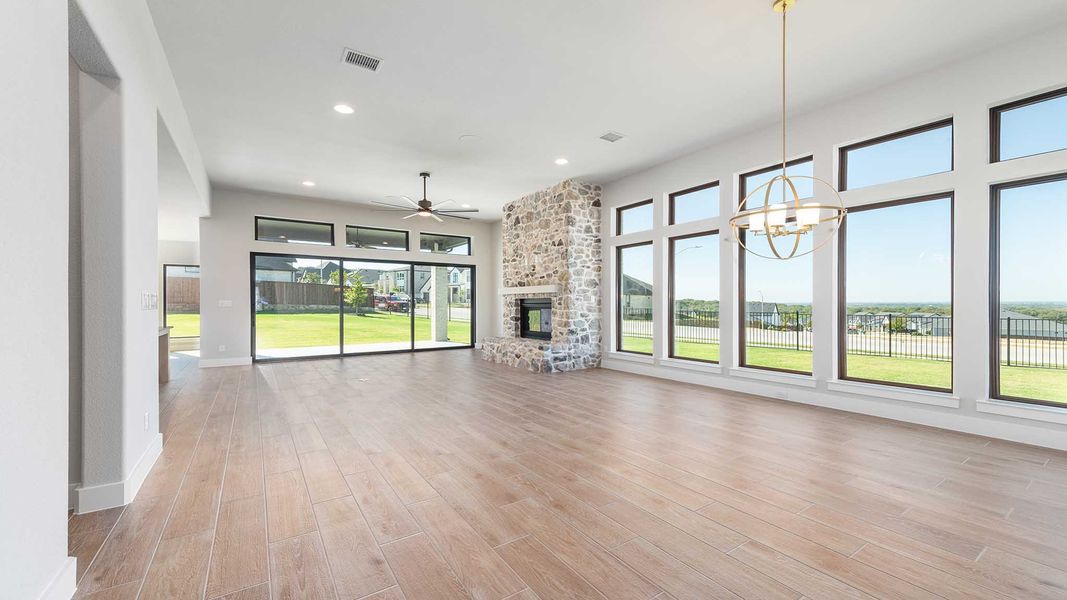 Spacious, unfurnished interior of a new home in Talon Hills 60'/70', Fort Worth (Image 21).