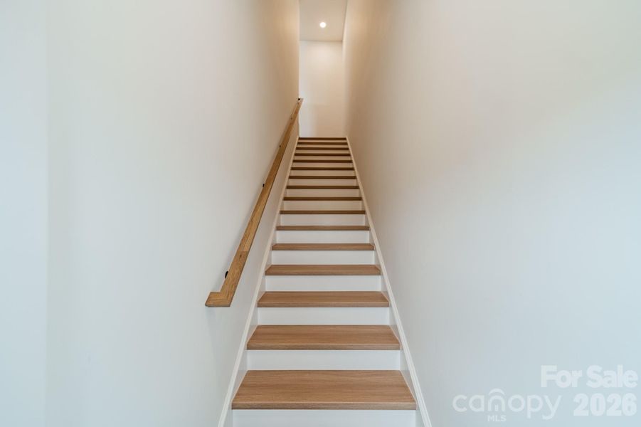 Spacious, unfurnished interior of a new home in , Davidson (Image 32).