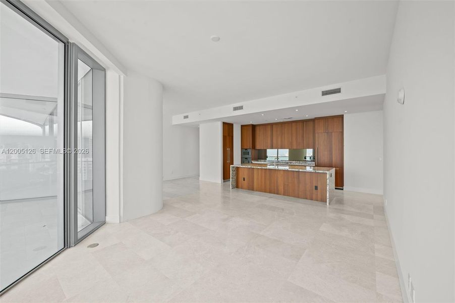 Spacious, unfurnished interior of a new home in , Miami (Image 11).