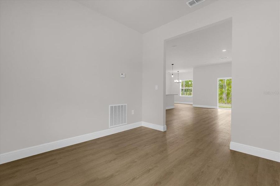 Spacious, unfurnished interior of a new home in , Homosassa (Image 16).