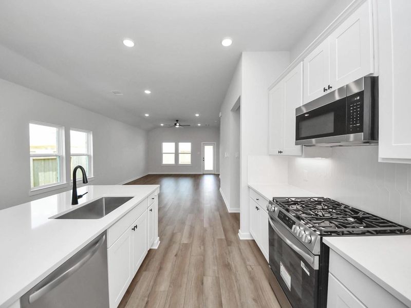 Furnished interior view inside a new home in River Ranch Meadows, Dayton (Image 10).