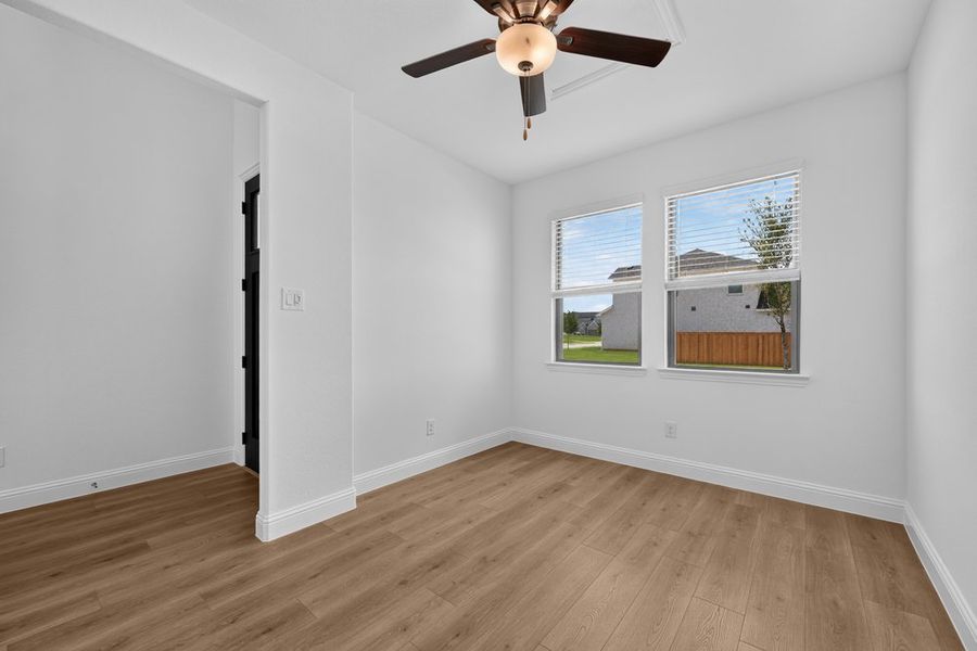 Spacious, unfurnished interior of a new home in Madero 50s, Fort Worth (Image 28).
