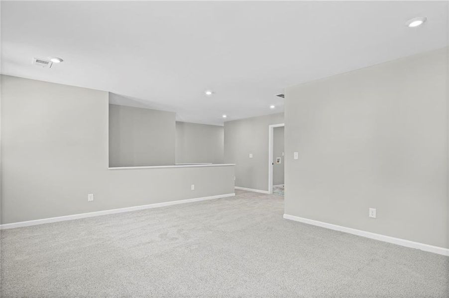 Spacious, unfurnished interior of a new home in Sage Woods, Dallas (Image 30).
