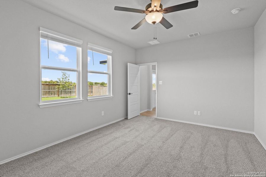 Spacious, unfurnished interior of a new home in Comanche Ridge, San Antonio (Image 57). Spacious, unfurnished interior of a new home in Comanche Ridge, San Antonio (Image 57).
