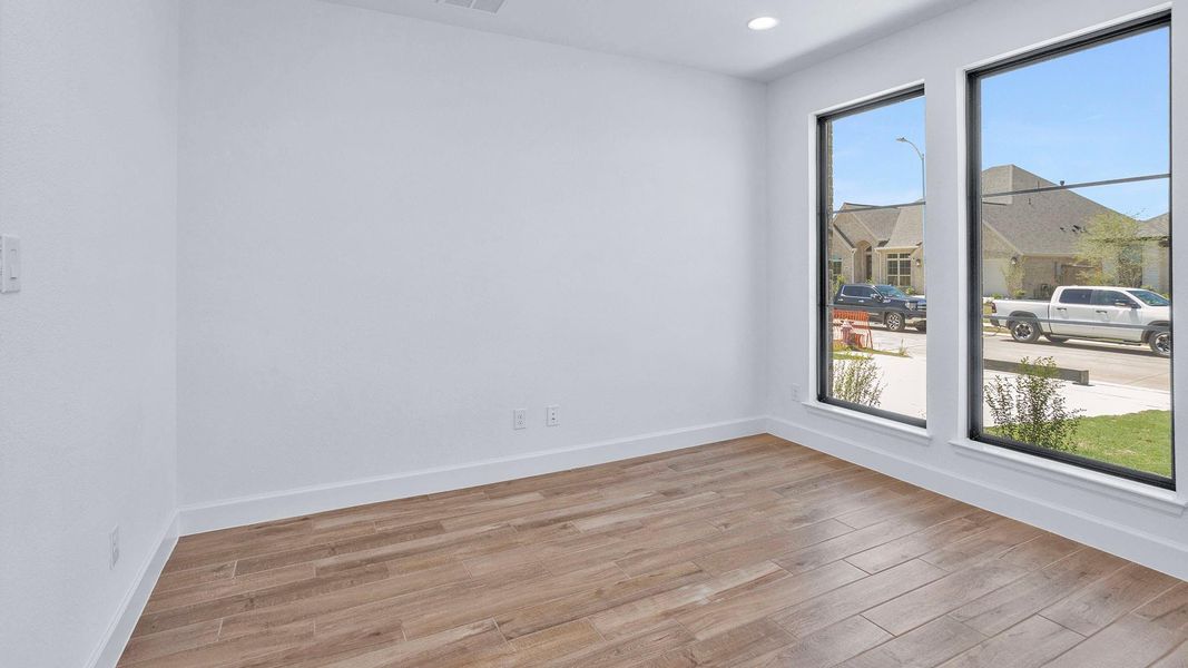 Spacious, unfurnished interior of a new home in Everly, Tomball (Image 7).