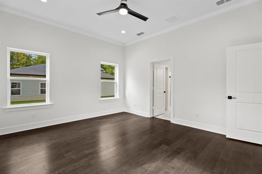 Spacious, unfurnished interior of a new home in , Lindale (Image 23).