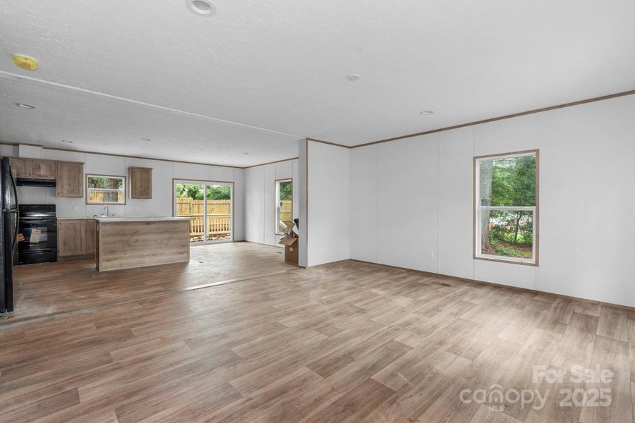 Spacious, unfurnished interior of a new home in , Lincolnton (Image 14).