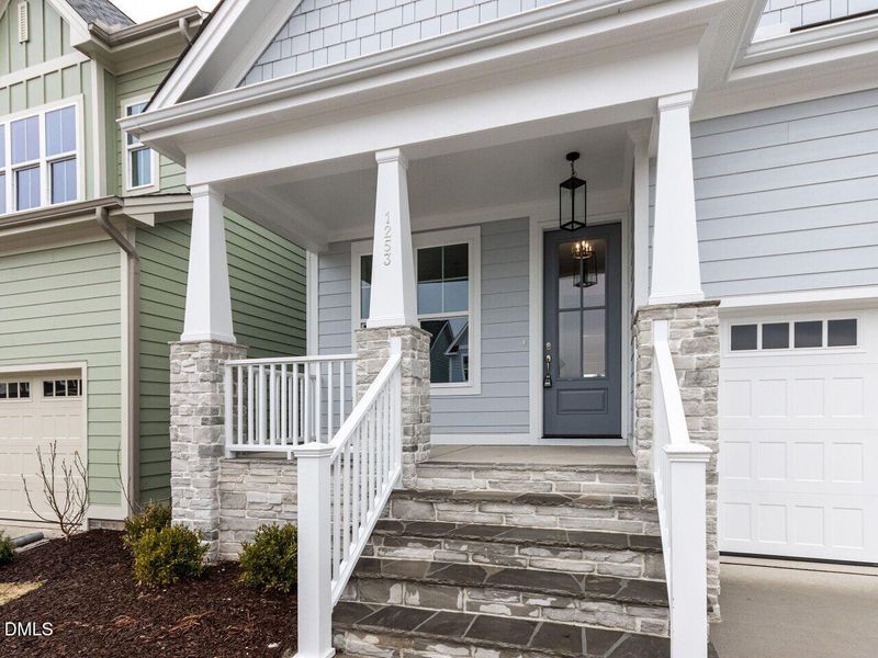 003-1280x960-front-porch