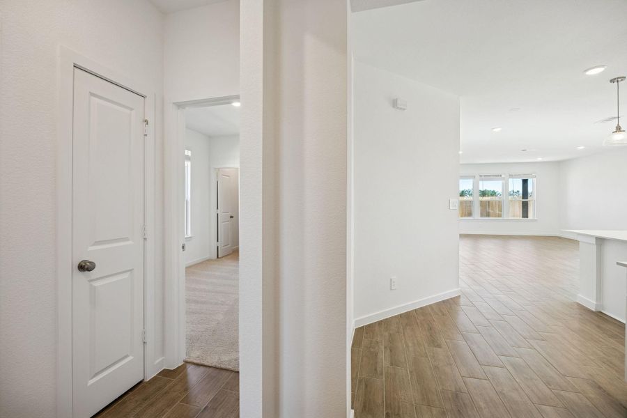 Spacious, unfurnished interior of a new home in Montgomery Bend, Montgomery (Image 21).