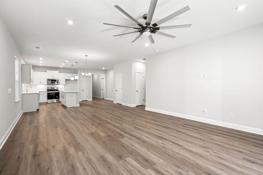 Spacious, unfurnished interior of a new home in Waterways, Richmond Hill (Image 24).