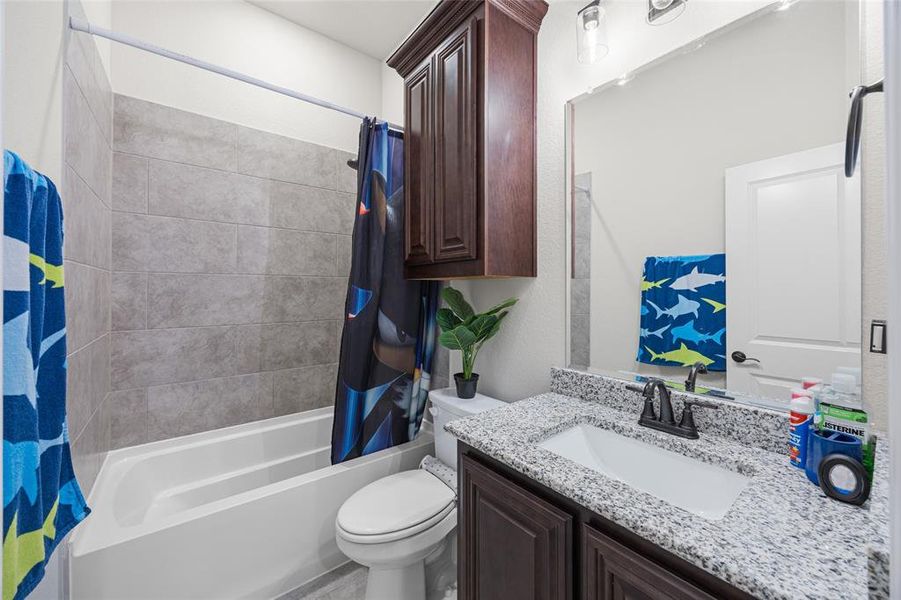 Furnished interior view inside a new home in The Oasis at North Grove 60-70, Waxahachie (Image 16). Furnished interior view inside a new home in The Oasis at North Grove 60-70, Waxahachie (Image 16).