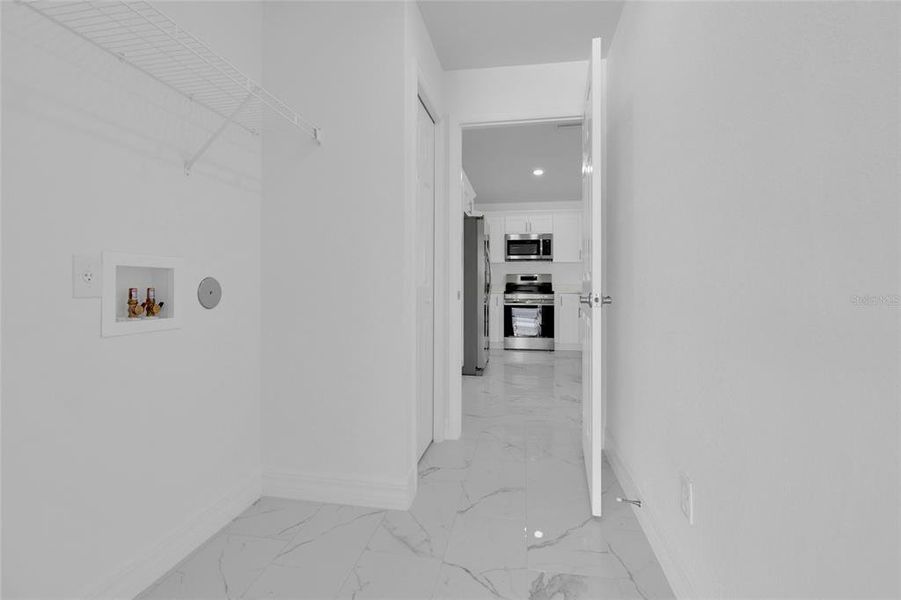 Spacious, unfurnished interior of a new home in , Cape Coral (Image 33).