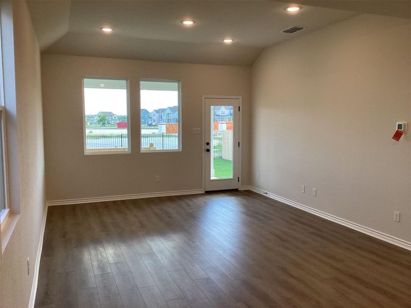 Spacious, unfurnished interior of a new home in Lariat, Liberty Hill (Image 14).