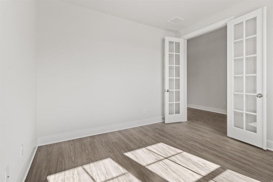 Spacious, unfurnished interior of a new home in Lyons Crest Estates, Garland (Image 30).
