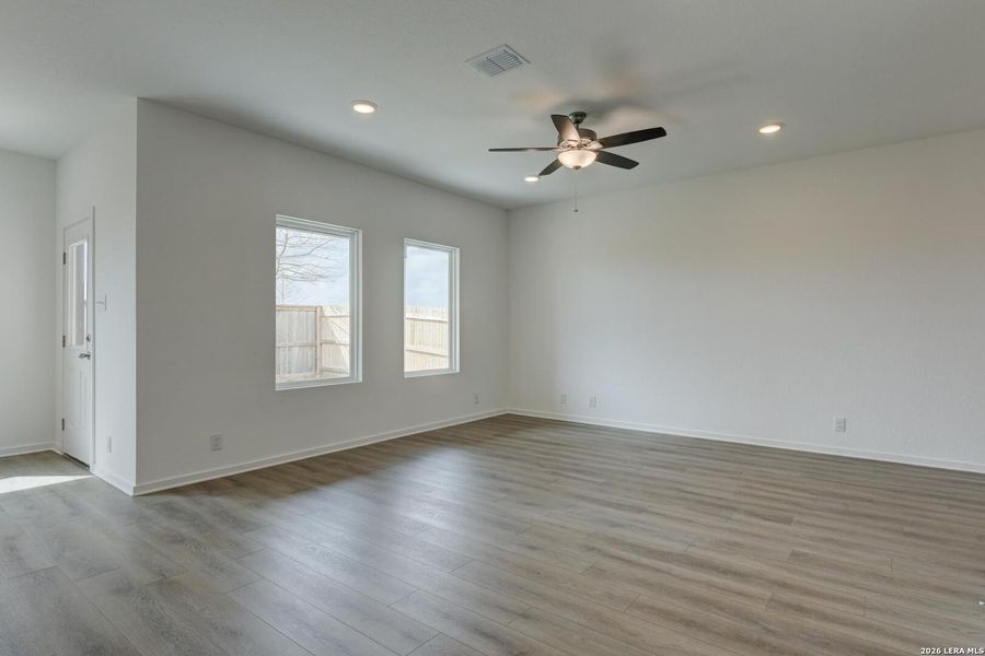 Spacious, unfurnished interior of a new home in Hennersby Hollow, San Antonio (Image 19). Spacious, unfurnished interior of a new home in Hennersby Hollow, San Antonio (Image 19).