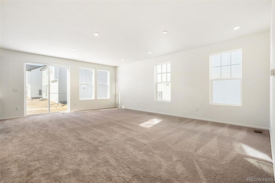 Spacious, unfurnished interior of a new home in Farmlore, Brighton (Image 23).