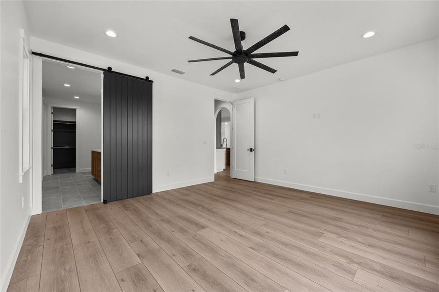 Spacious, unfurnished interior of a new home in , Lake City (Image 34).