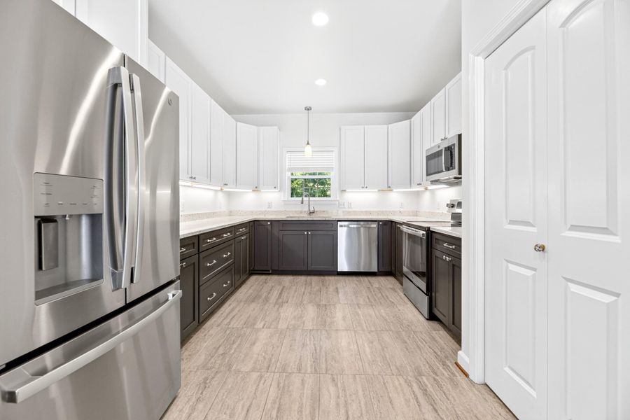 Furnished interior view inside a new home in , Elloree (Image 7).