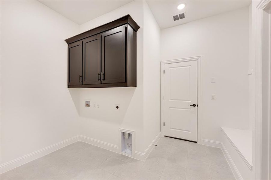 Spacious, unfurnished interior of a new home in Terracina, Rockwall (Image 27).