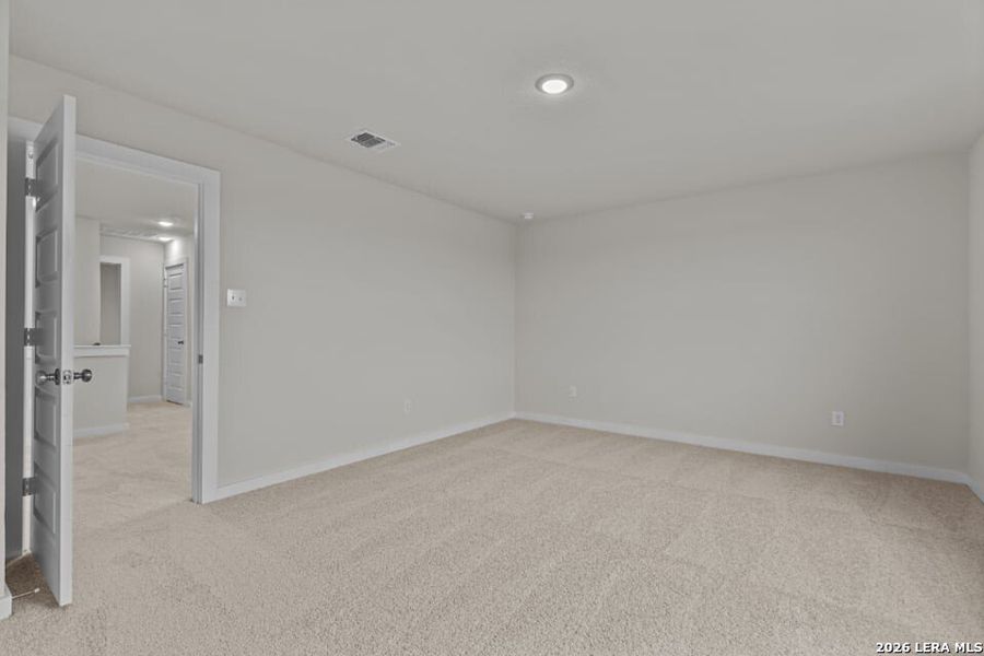 Spacious, unfurnished interior of a new home in Applewhite Meadows, San Antonio (Image 14).