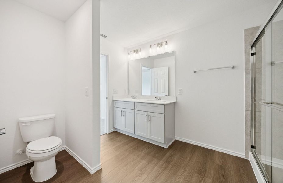 Furnished interior view inside a new home in Mobberly Farms, Pilot Point (Image 10).