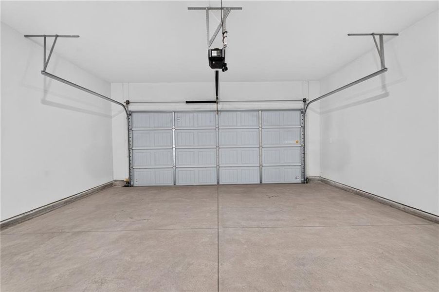 Spacious, unfurnished interior of a new home in Twin Lakes, Hoschton (Image 30).