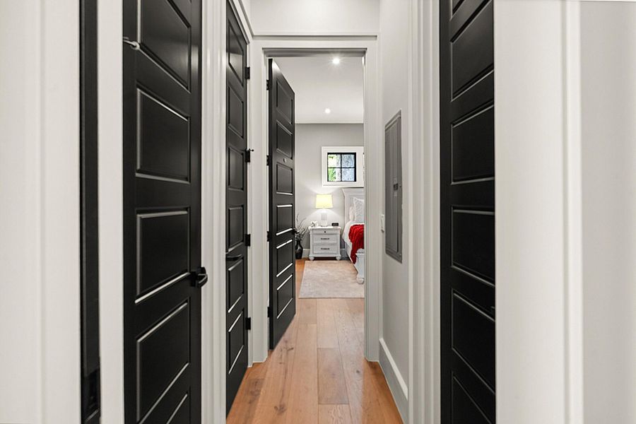 Furnished interior view inside a new home in , Beaufort (Image 33).