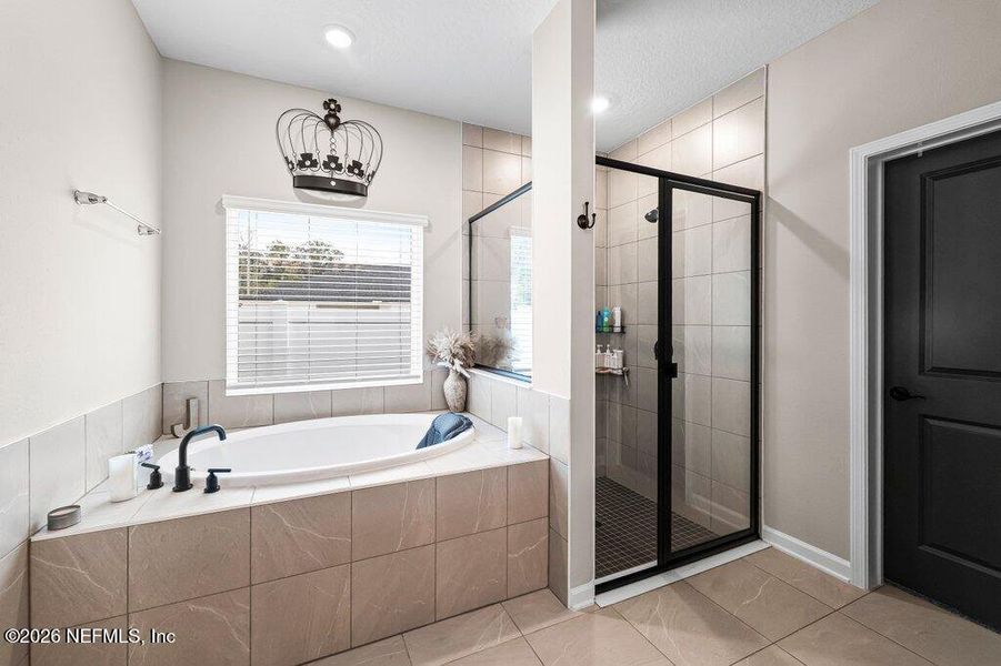 Furnished interior view inside a new home in , Middleburg (Image 11).