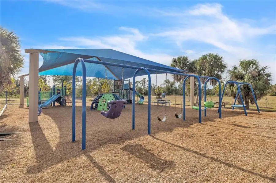 Community amenities in , North Port (Image 5).