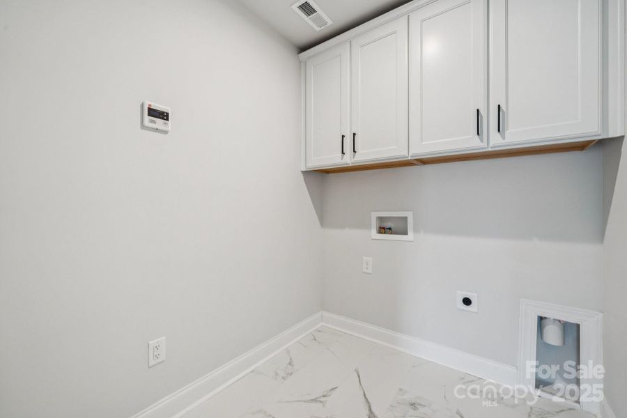 Image 36 of a home in Glenhurst.