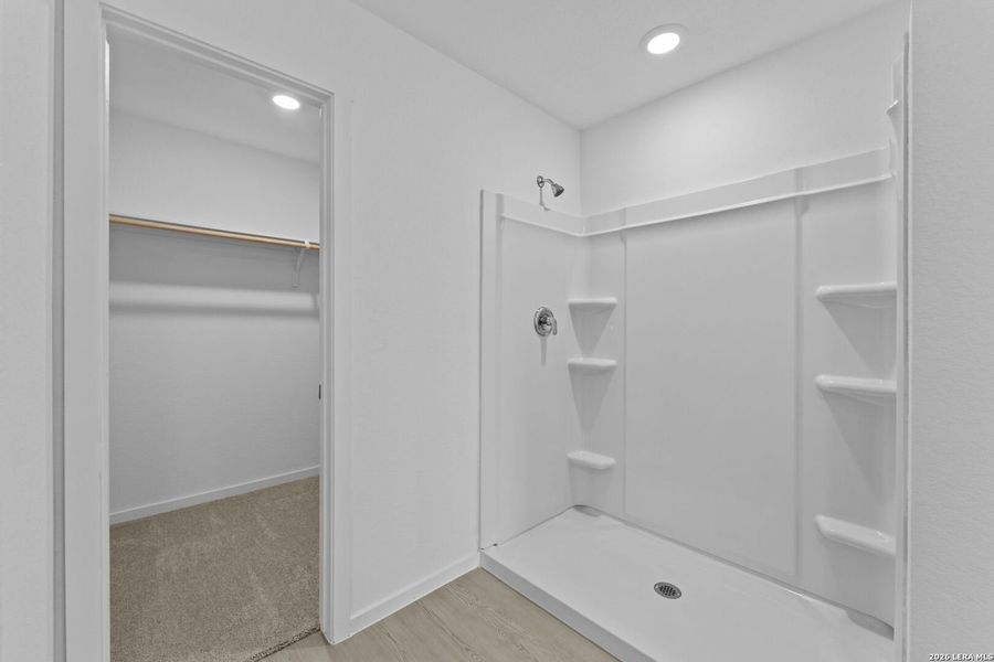 Spacious, unfurnished interior of a new home in Spring Grove, San Antonio (Image 21).