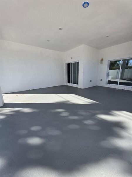 Spacious, unfurnished interior of a new home in , Seminole (Image 33).