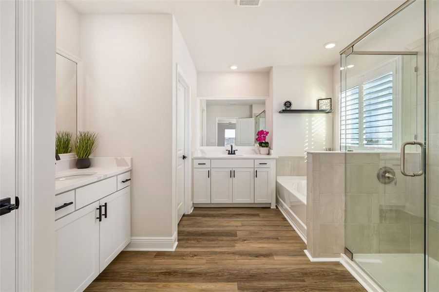 Furnished interior view inside a new home in Star Farms at Lakewood Ranch, Lakewood Ranch (Image 8).