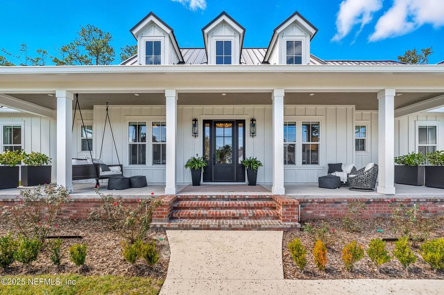 Exterior details and patio area of a home in , Ponte Vedra Beach (Image 4).