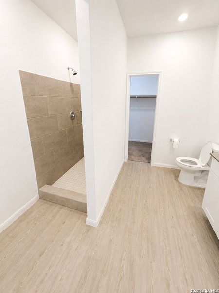 Spacious, unfurnished interior of a new home in Hidden Trails, Bulverde (Image 11).