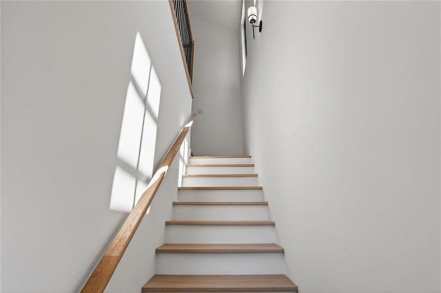 Spacious, unfurnished interior of a new home in , Roswell (Image 69).