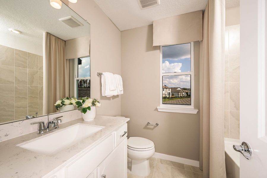 Representative furnished interior of a home built from the Pinecrest by Pulte Homes in Riverwood, Zephyrhills (Image 27).