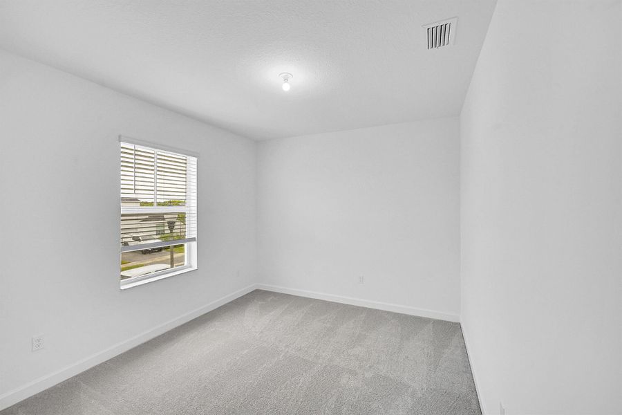 Spacious, unfurnished interior of a new home in Seagrove: The Indies, Fort Pierce (Image 22).