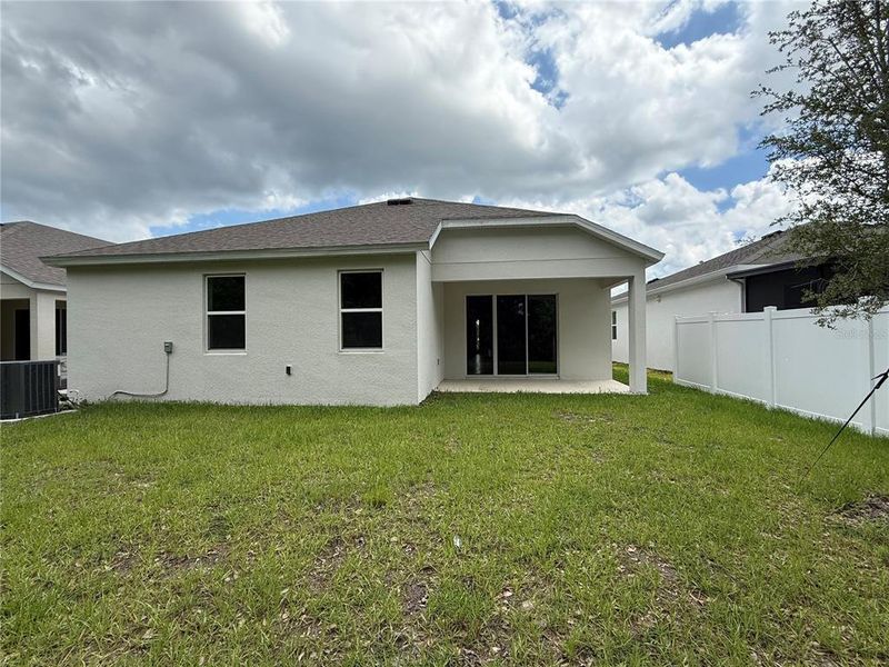 Exterior details and patio area of a home in Lakewood Park, Deland (Image 15).