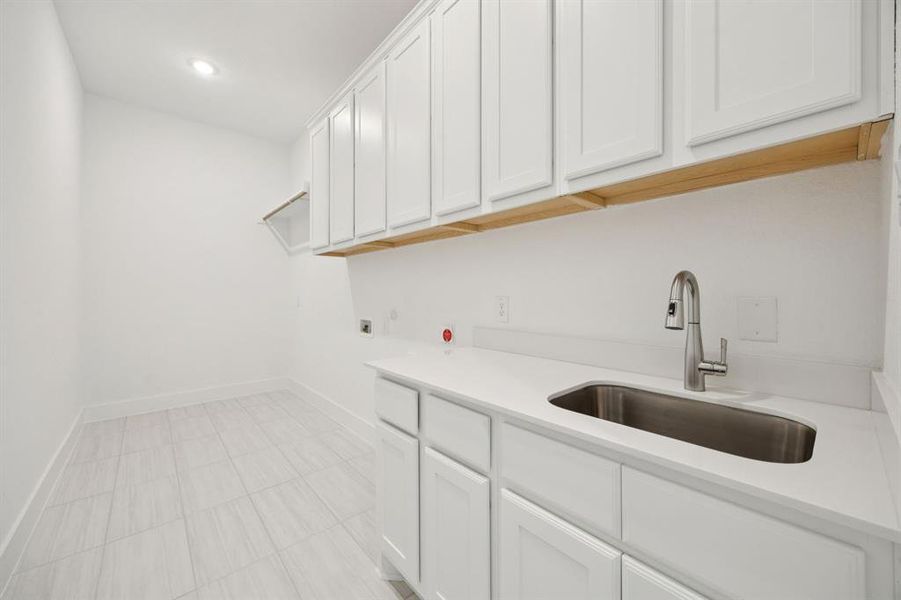 Furnished interior view inside a new home in Painted Tree Lakeside, McKinney (Image 8). Furnished interior view inside a new home in Painted Tree Lakeside, McKinney (Image 8).